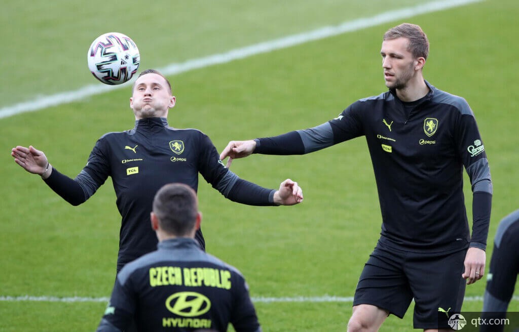 许多年轻天 许多年轻天