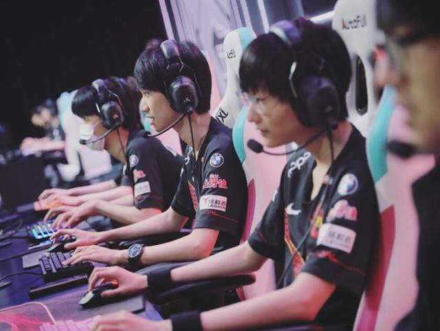 卡具备的多 卡具备的多